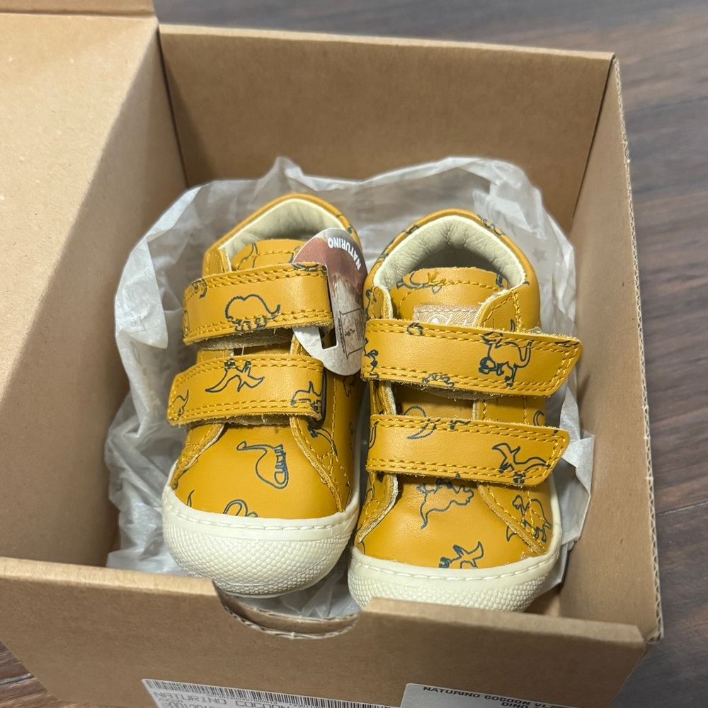 Naturino yellow dinosaur baby shoes BRAND NEW